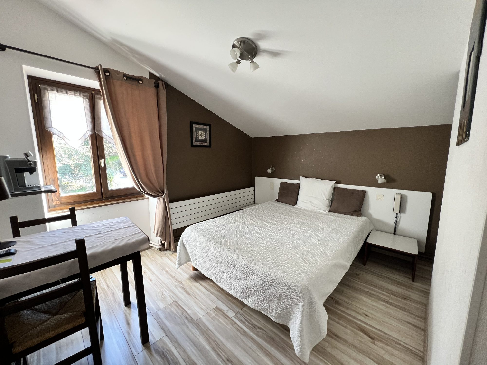 Bourgeois House, Guest Rooms and Restaurant 3