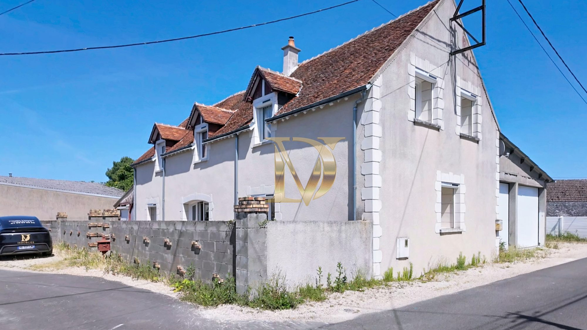 Grande maison familiale avec garage de 130 m² – Saint-Julien-de-Chédon