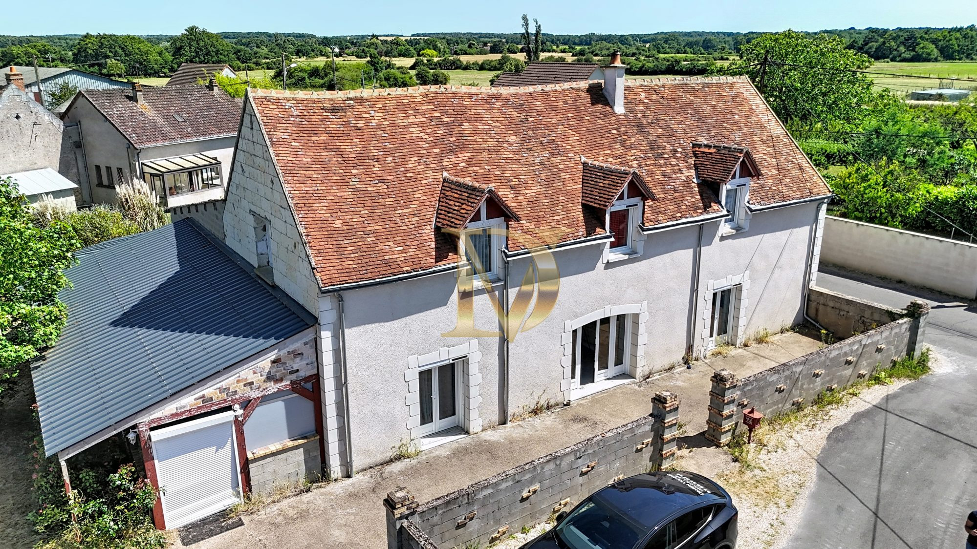 Grande maison familiale avec garage de 130 m² – Saint-Julien-de-Chédon