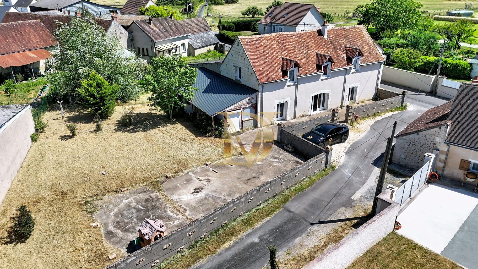 Large family home with 130 m² garage – Saint-Julien-de-Chédon 3