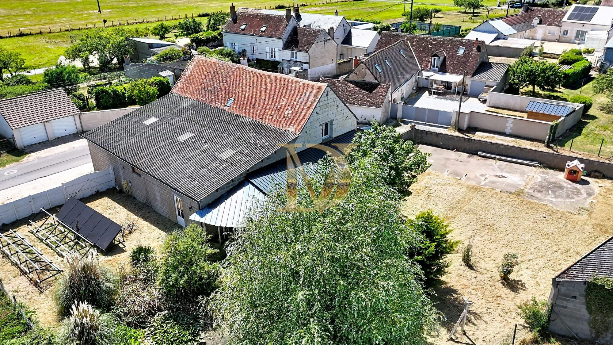 Large family home with 130 m² garage – Saint-Julien-de-Chédon 4