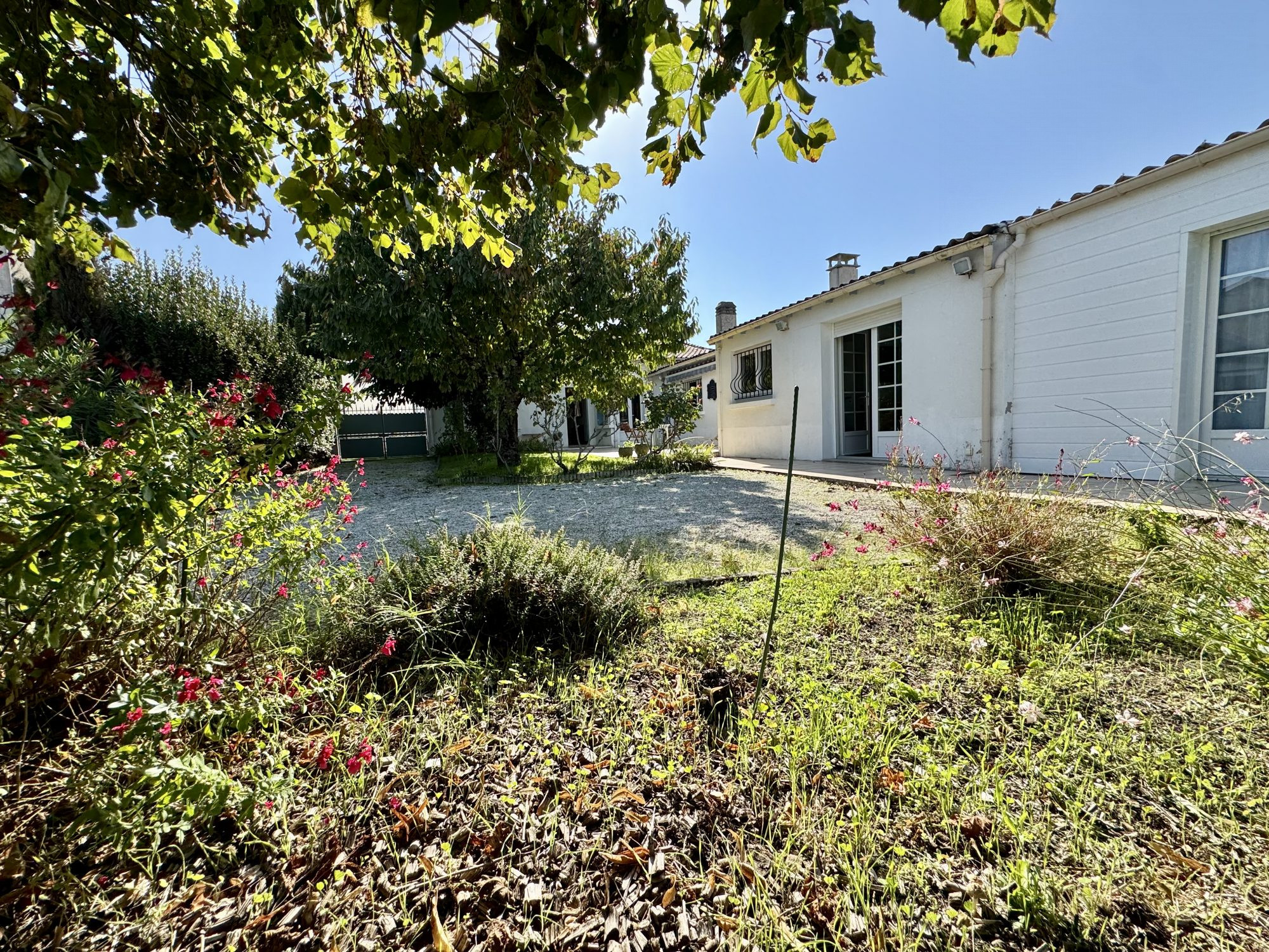 Maison à vendre à Breuillet, 217 m²
