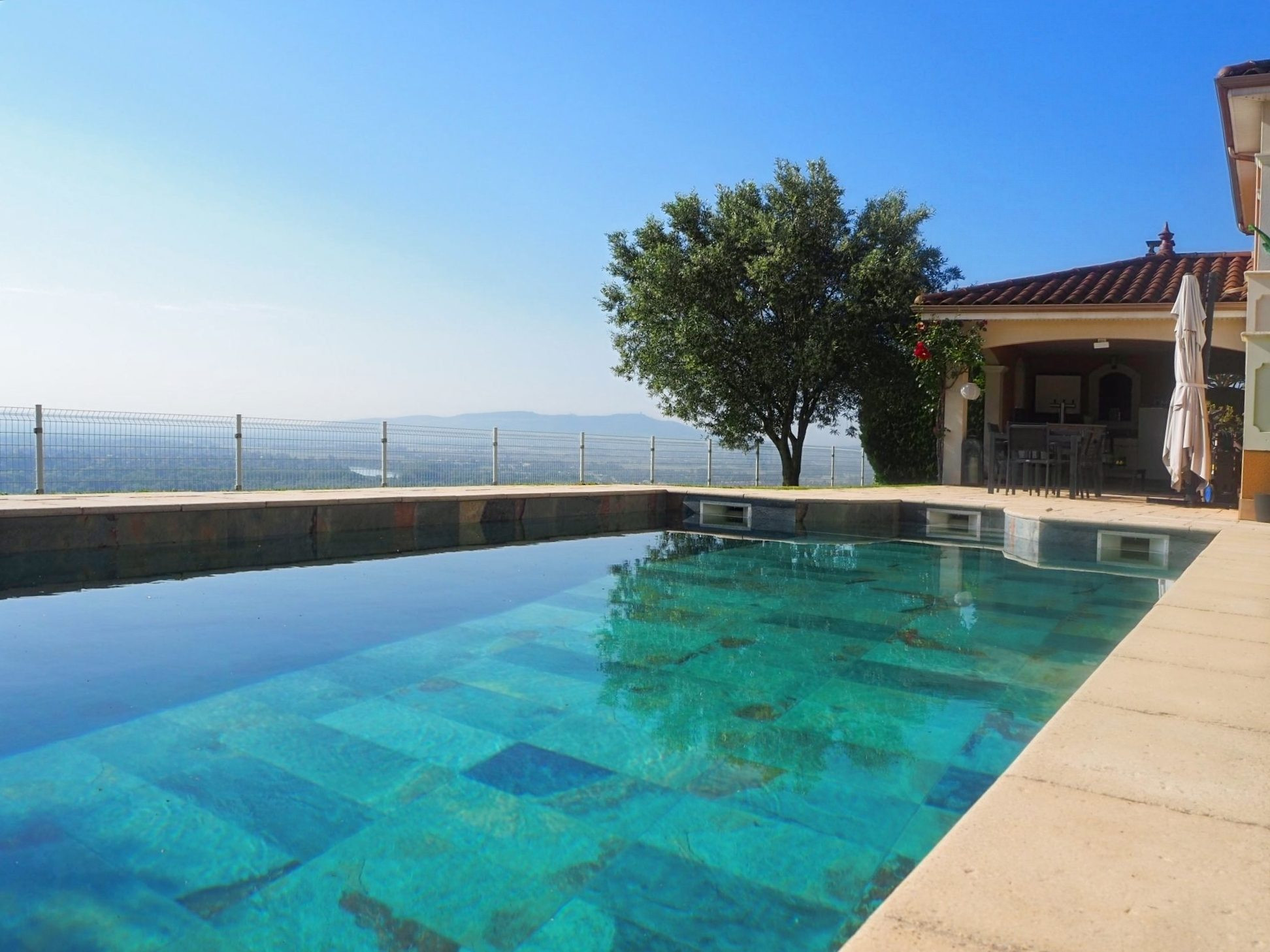 Maison 6 pièces 193 m² · à Pommiers · 193 m² · 895 000 €