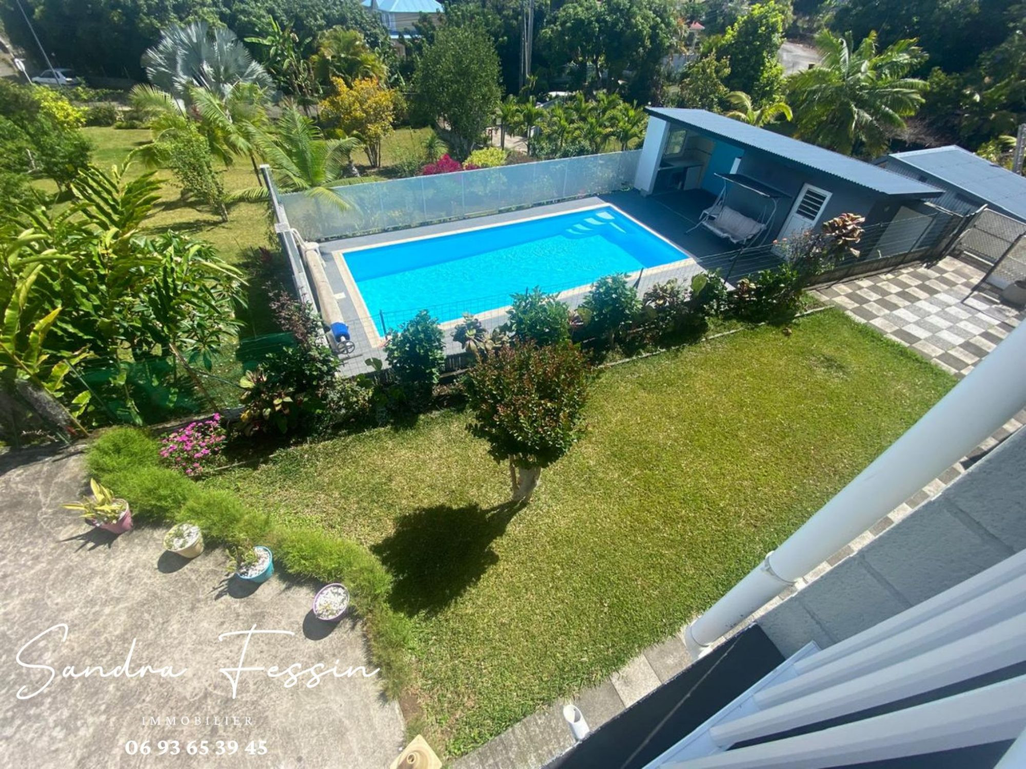 Charming villa in the heart of lush surroundings 5