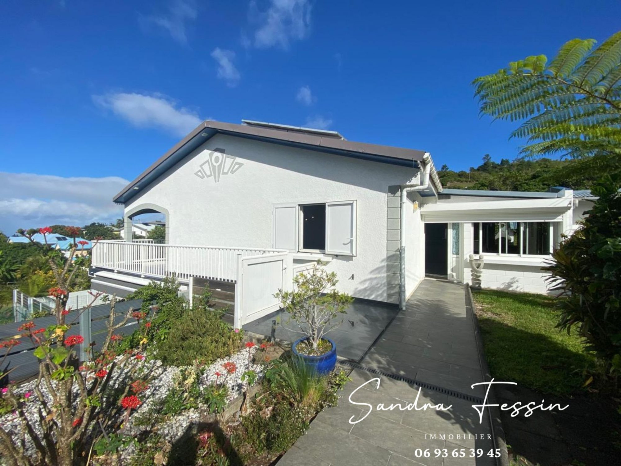 Charming villa in the heart of lush surroundings 3