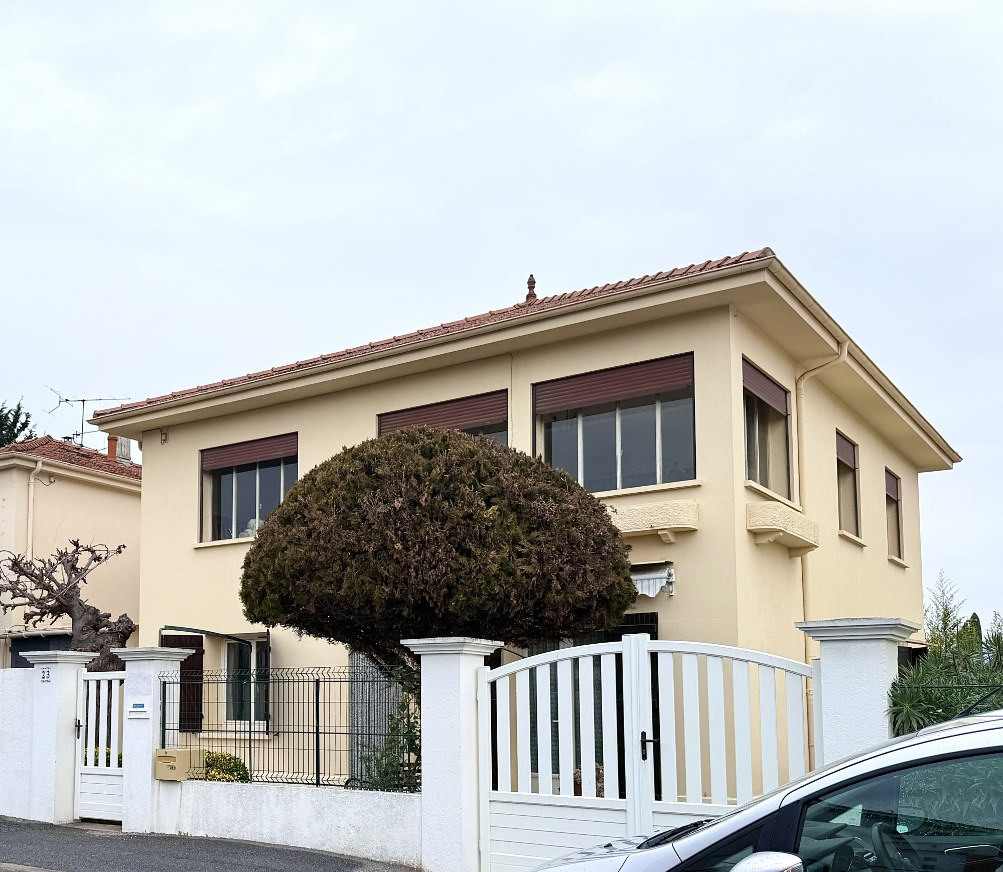 Maison avec Garage, atelier cuisine d'été