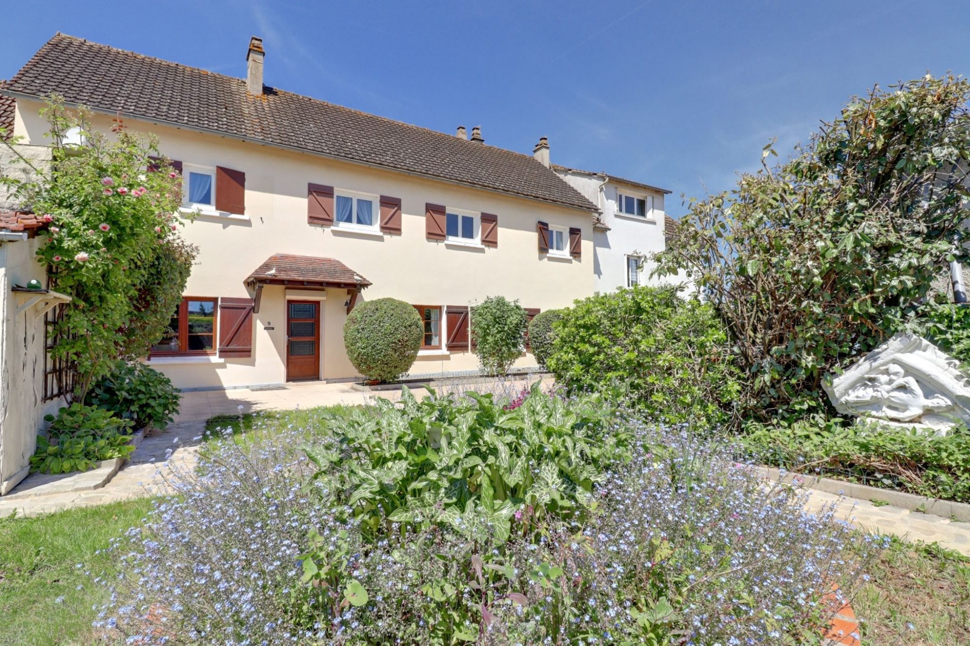 Maison à vendre à Pierres, 150 m²