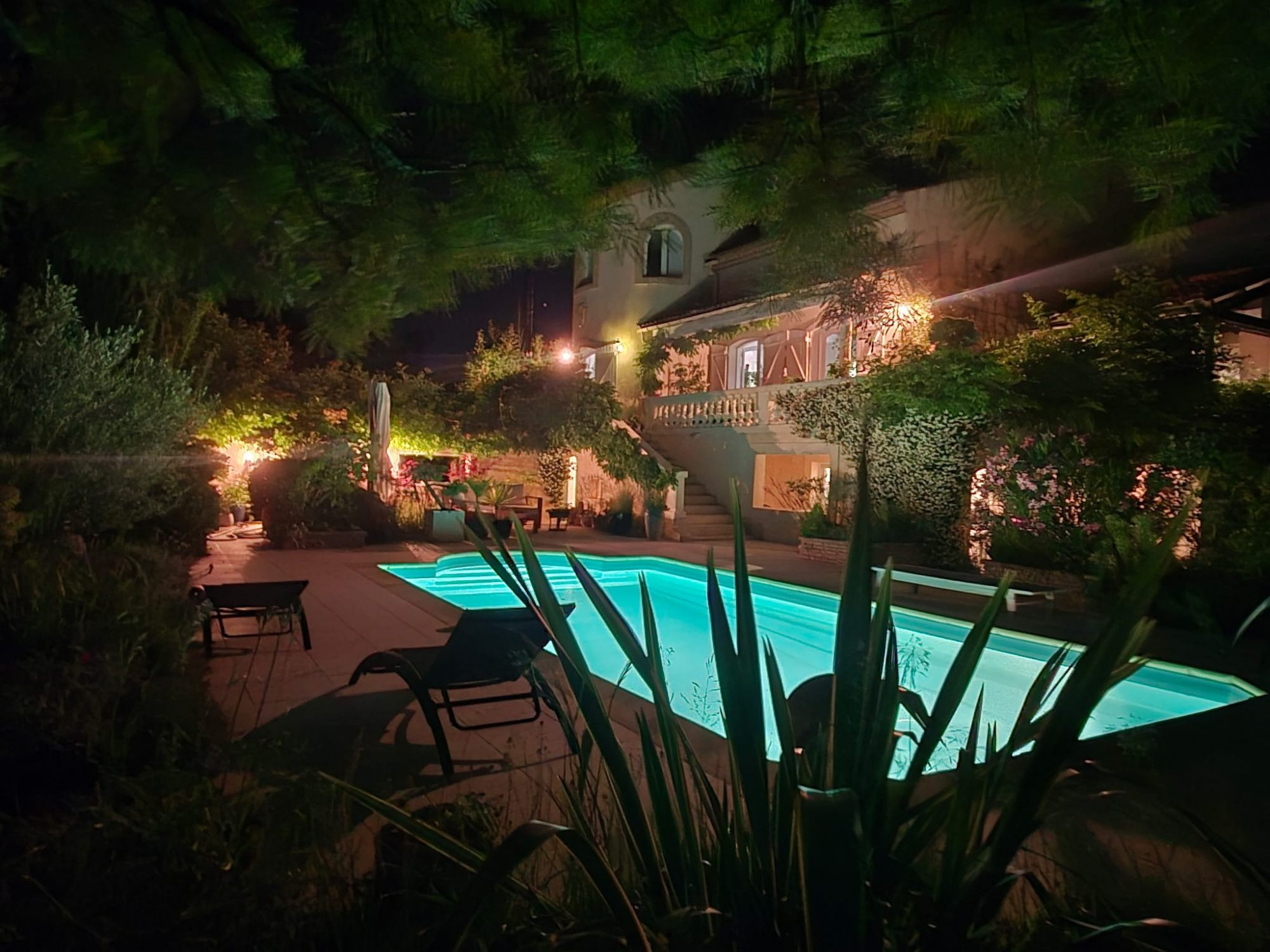 VILLA T6 AVEC 2300M² DE JARDIN