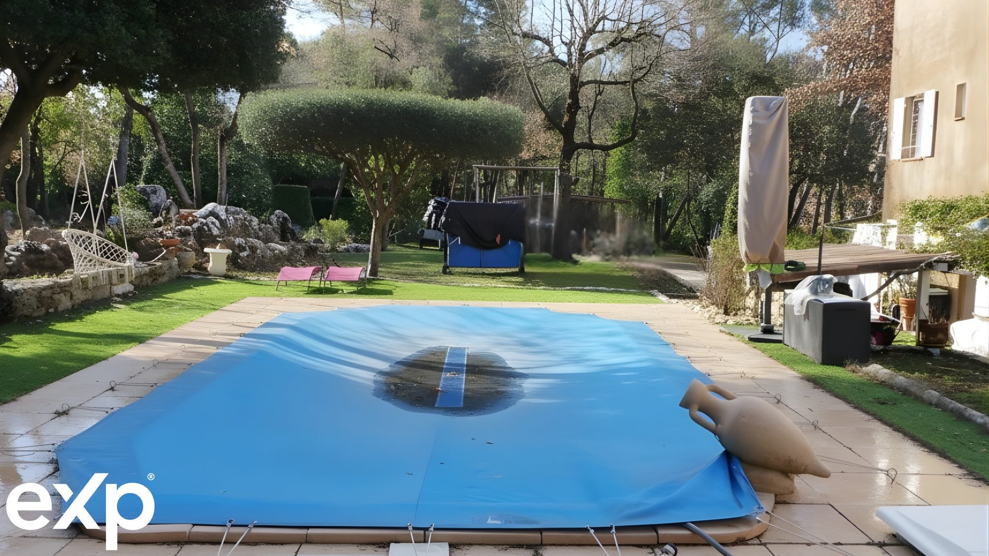 Maison 5 pièces avec piscine et terrain de 3 780 m² à Rougiers