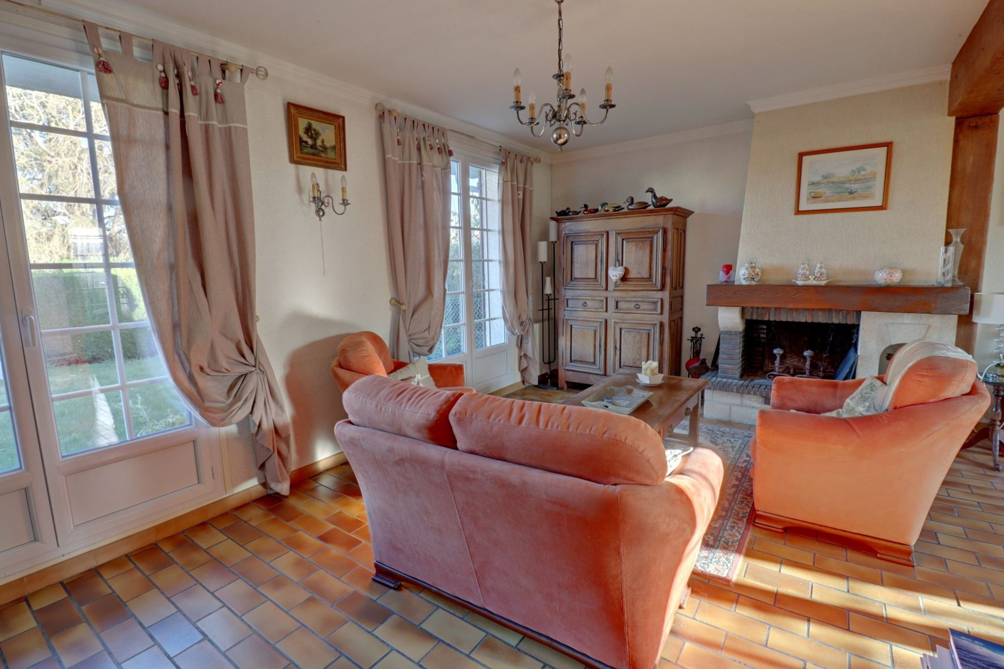 Maison 5 pièces, 4 chambres et sous sol total