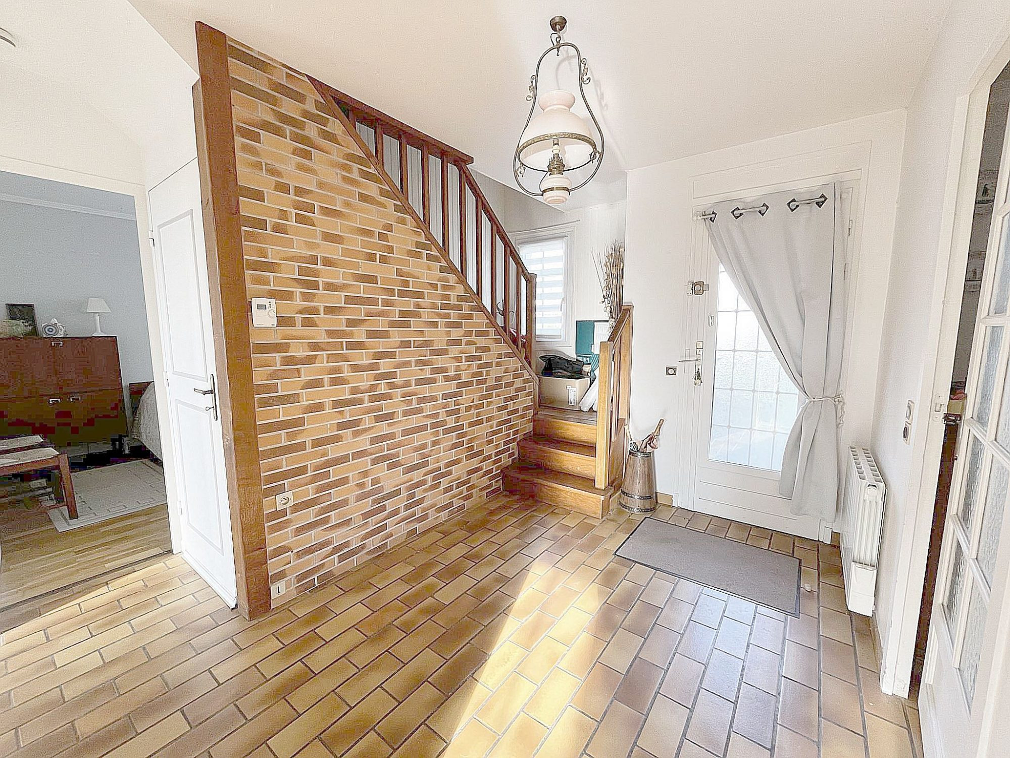 Maison 5 pièces, 4 chambres et sous sol total
