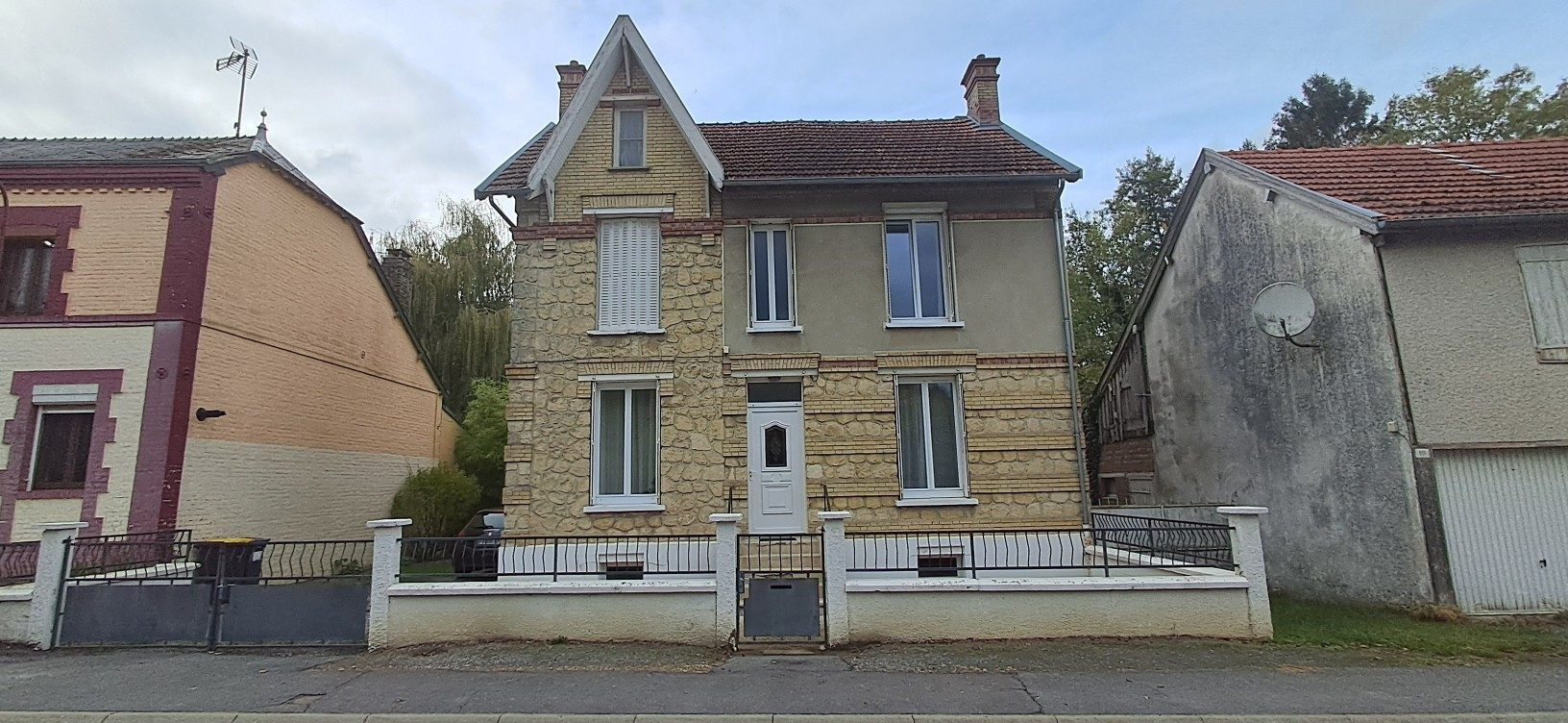 Maison à vendre à Saulces-Monclin, 107 m²