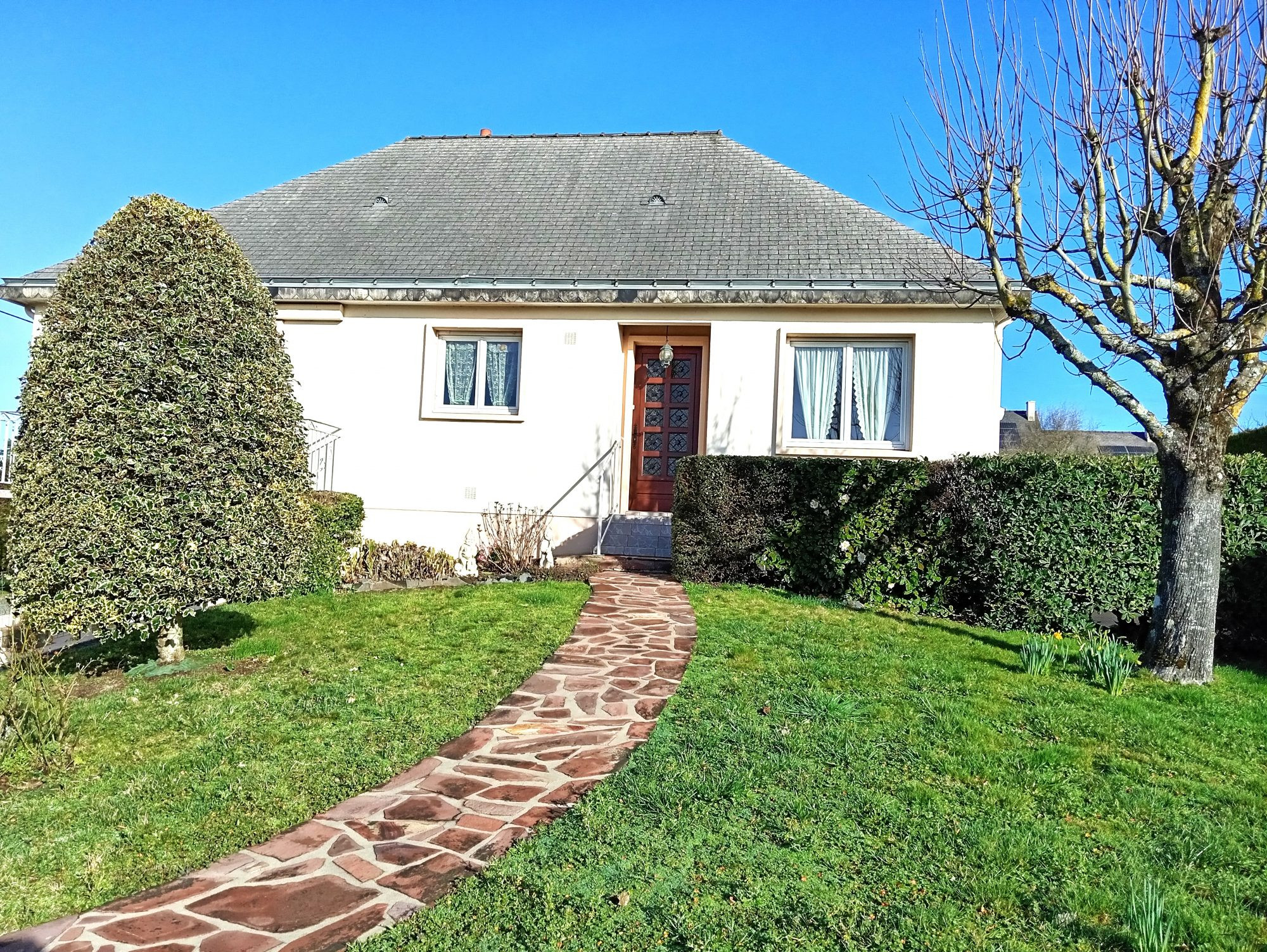 HOUSE FOR SALE IN MESANGER - 92 m² and 5 rooms 2