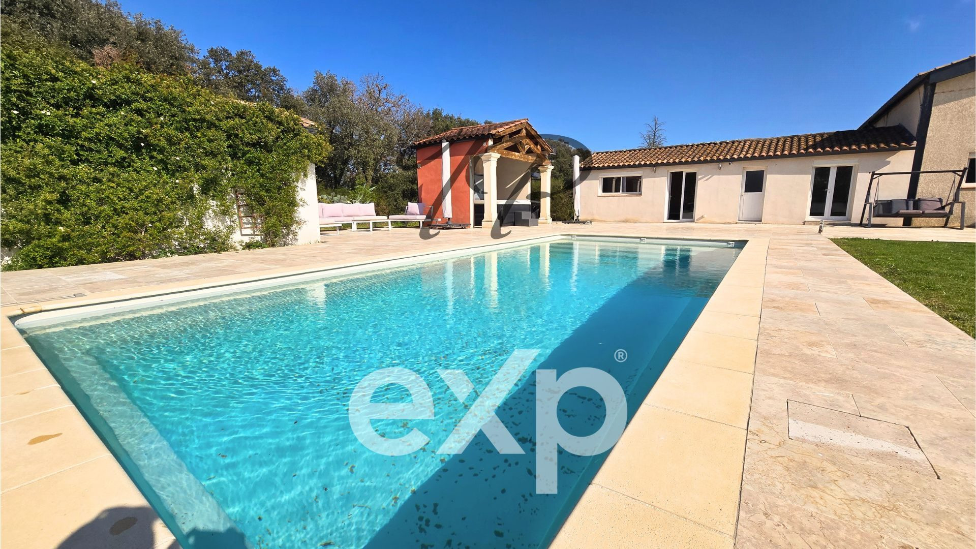 ESTATE WITH 2 RESIDENCES ON 5 HECTARES OF LAND 3