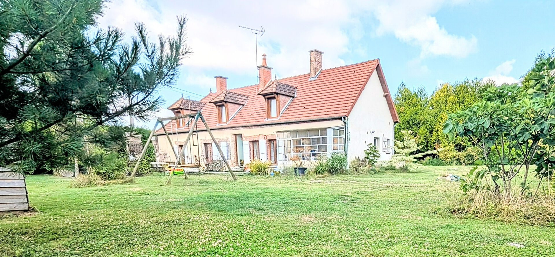 Maison entièrement rénovée, avec dépendances et vergers à 10 min de Romilly-sur-Seine