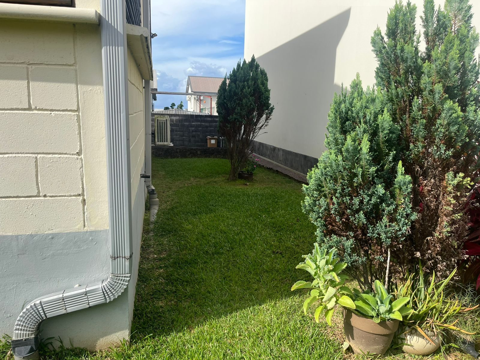 Maison familiale 132 m² – Quartier Français Sainte-Suzanne – 3 chambres – Aucun travaux