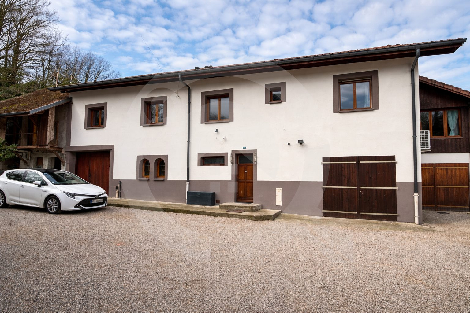 Corps de ferme rénové 275 m² ARTHAZ PND - 6 chambres