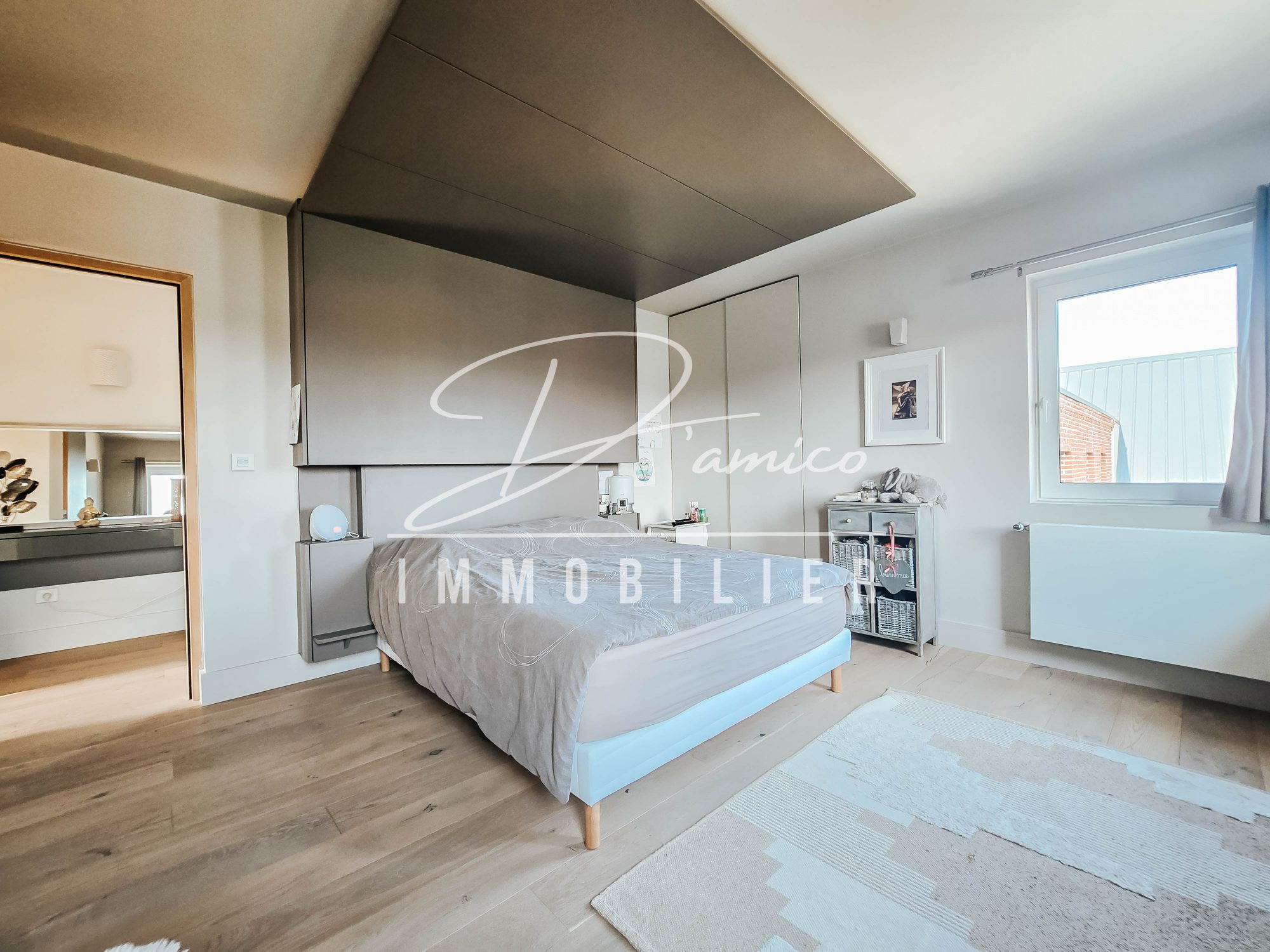 Maison 10 pièces 260 m² · à Haspres · 260 m² · 720 000 €