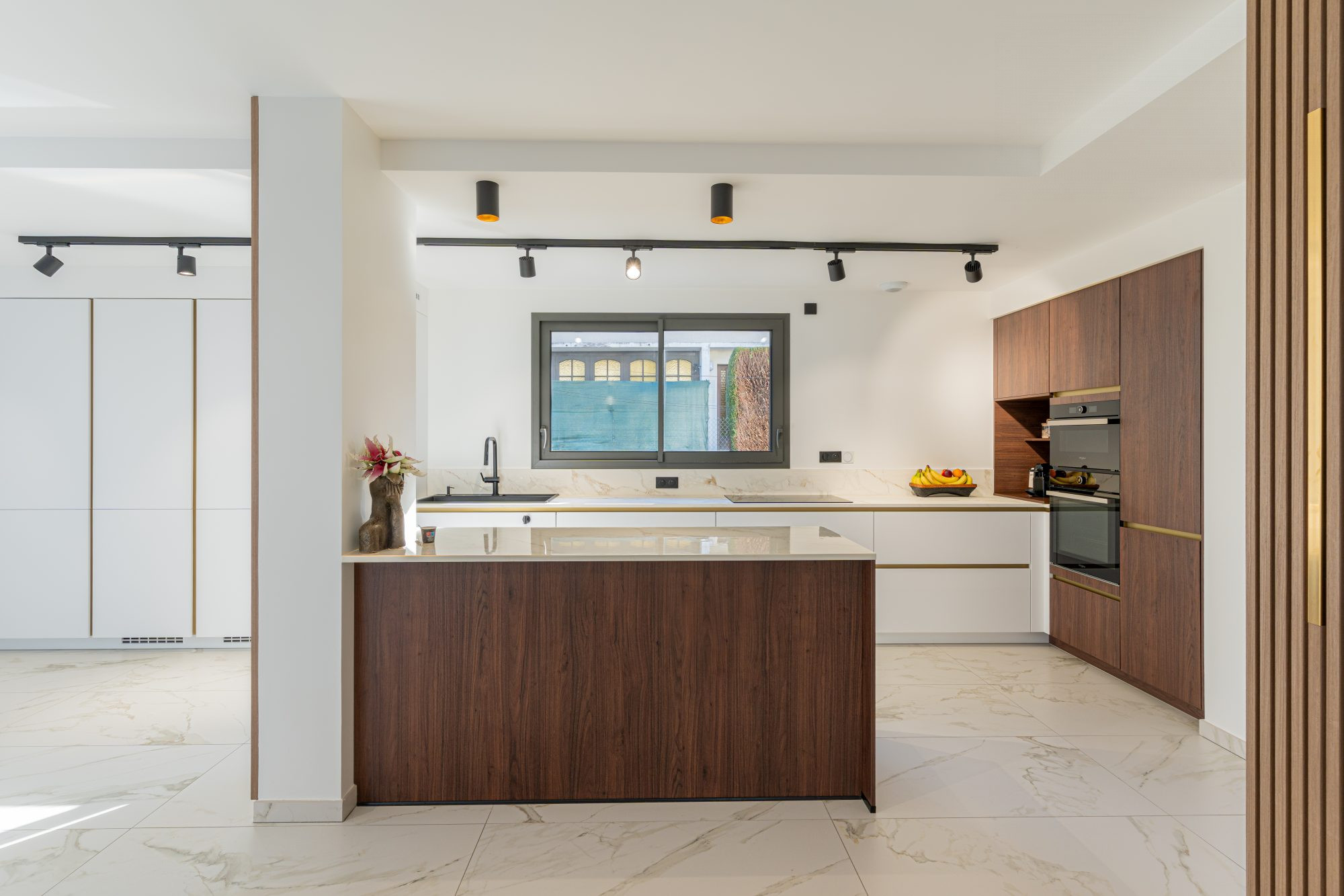 Villa for sale in Sevrier, 197 m²
