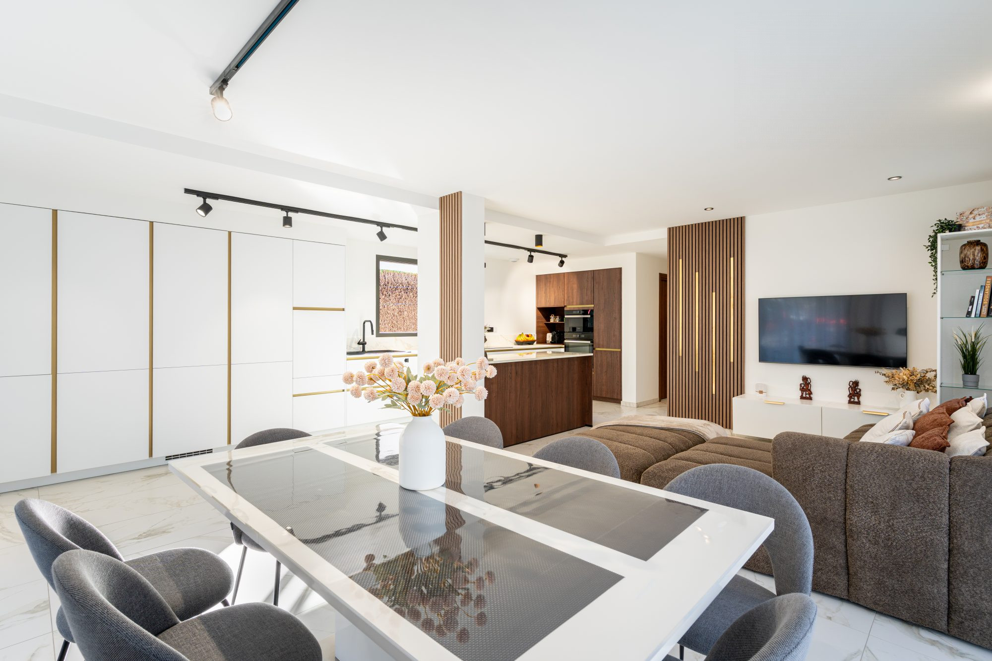 Villa for sale in Sevrier, 197 m²
