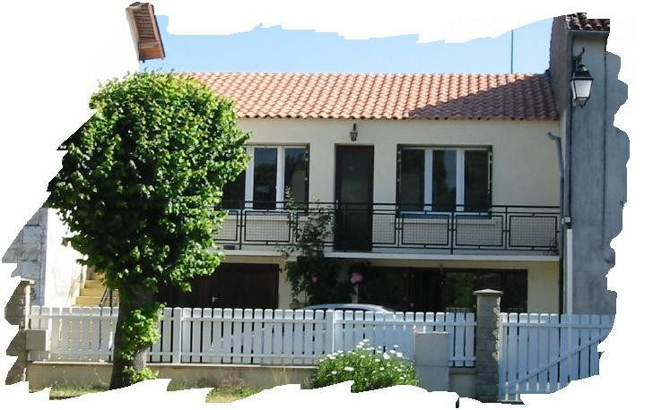 Maison de caractère 138 m² – 3 chambres – Terrasse, jardin & grand garage – Centre-bourg