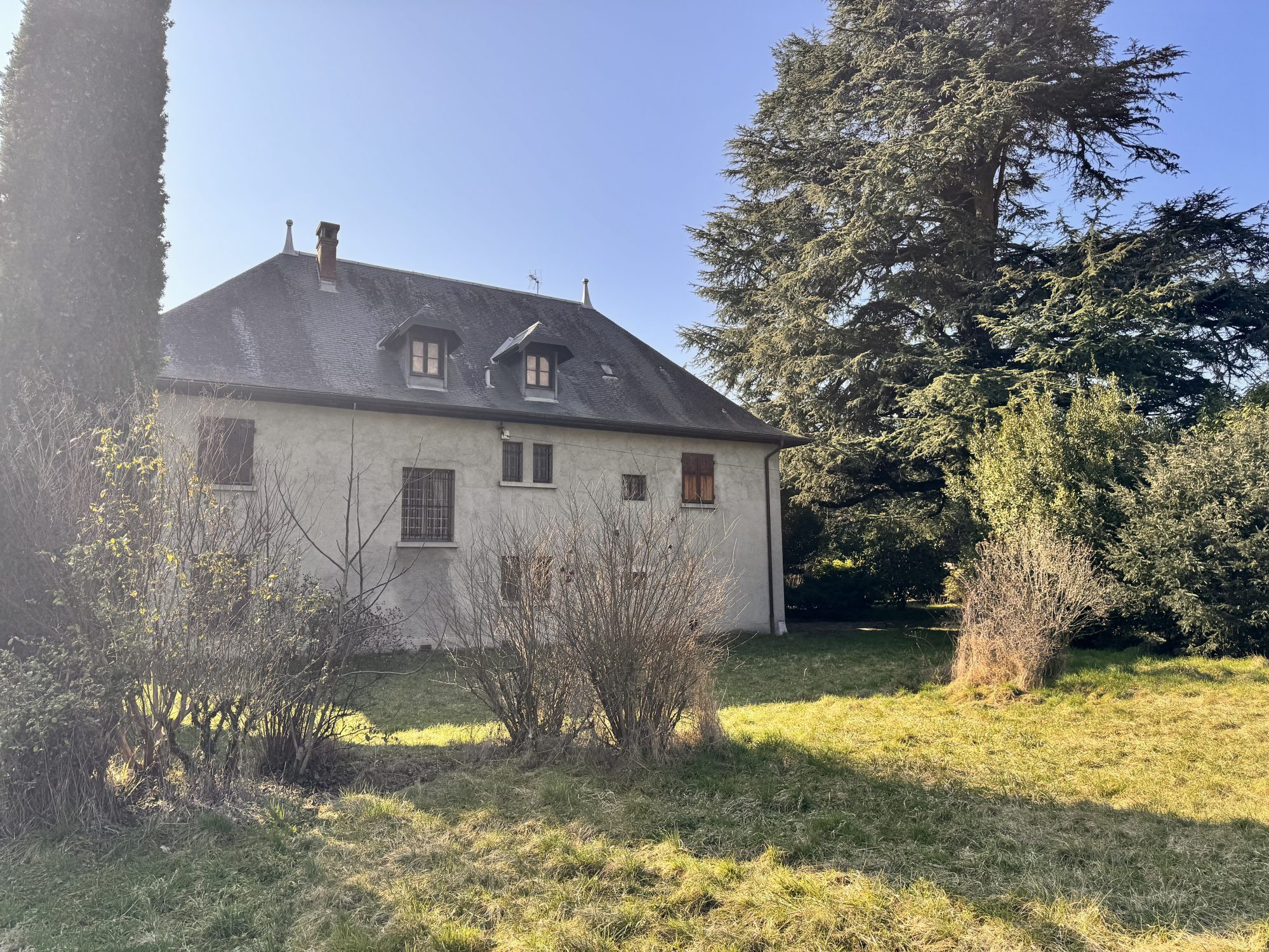 Maison 10 pièces 390 m² · à La Ravoire · 390 m² · 1 395 000 €