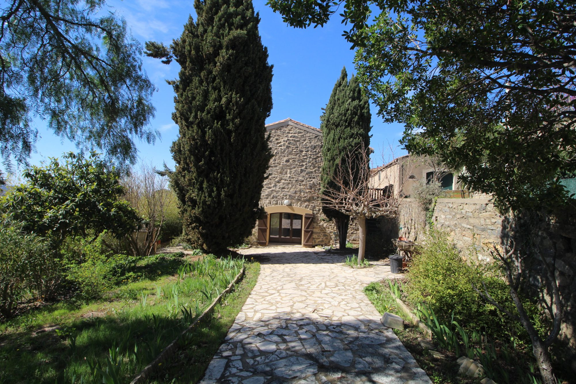 VILLAGE HOUSE - EXPOSED STONE 3