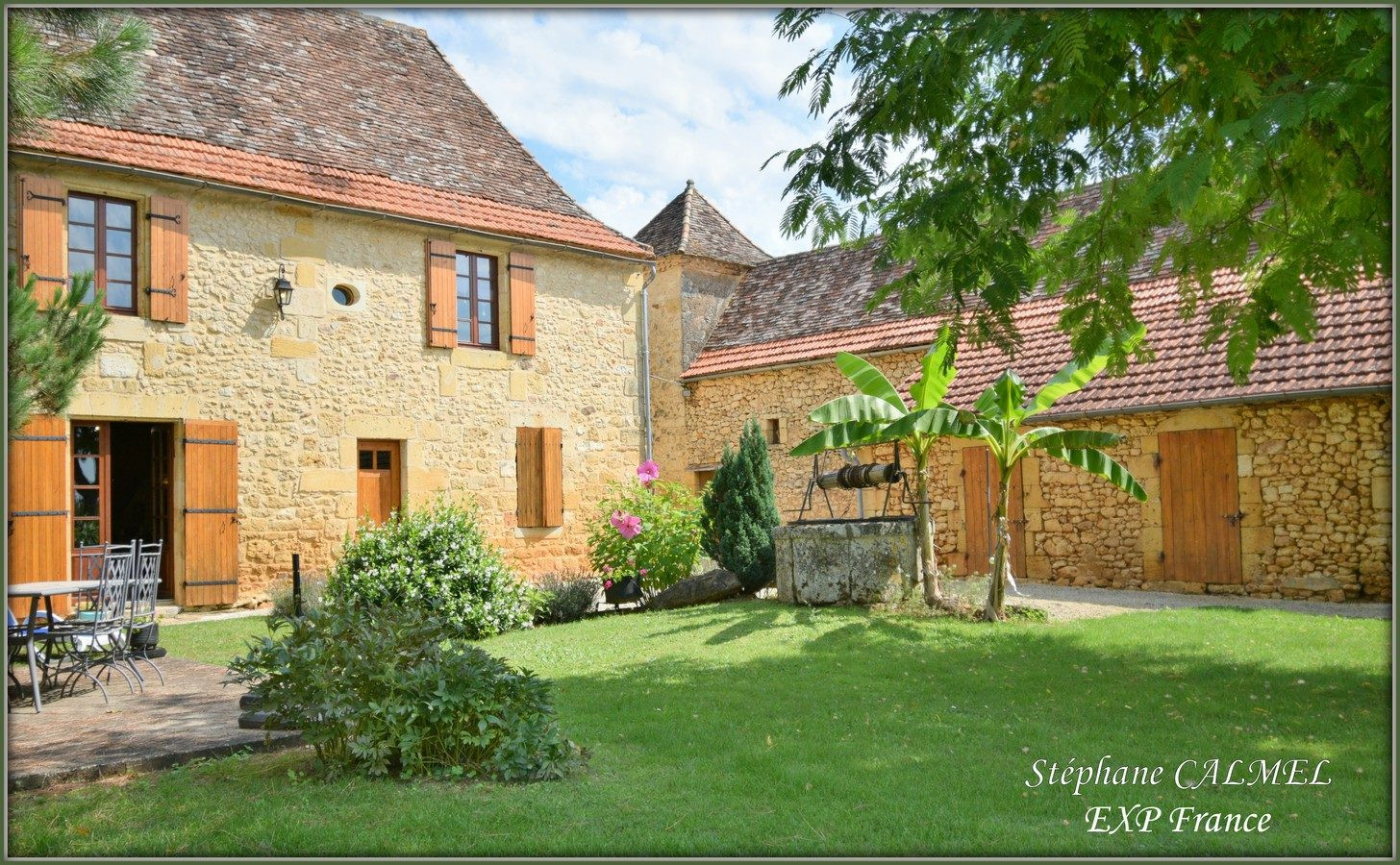 Secteur Lalinde - 20 kms de Bergerac - Au calme - Corps de ferme maison + 2 gîtes - Terrain de 6 hectares