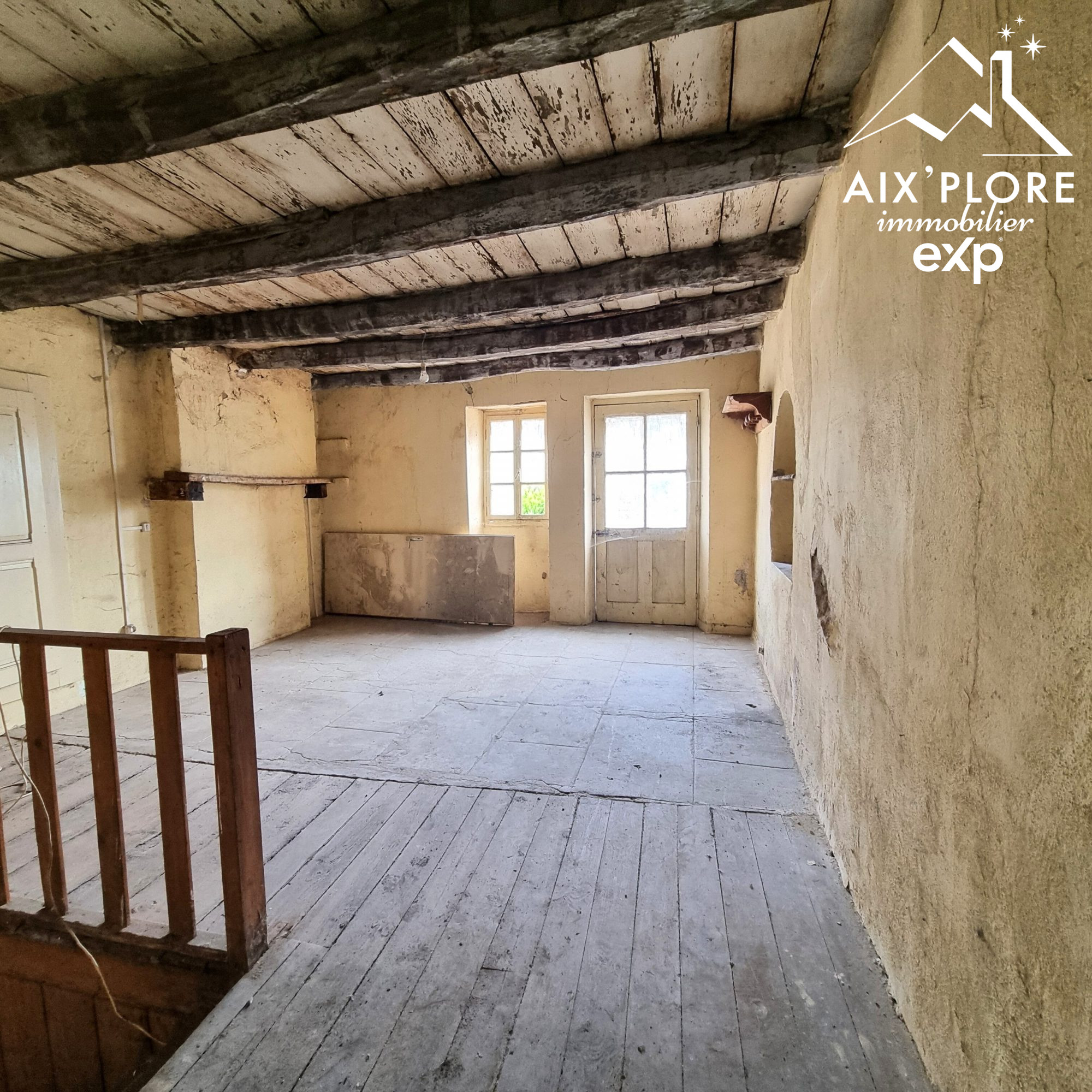 House 53m² to renovate - 400m² land 4
