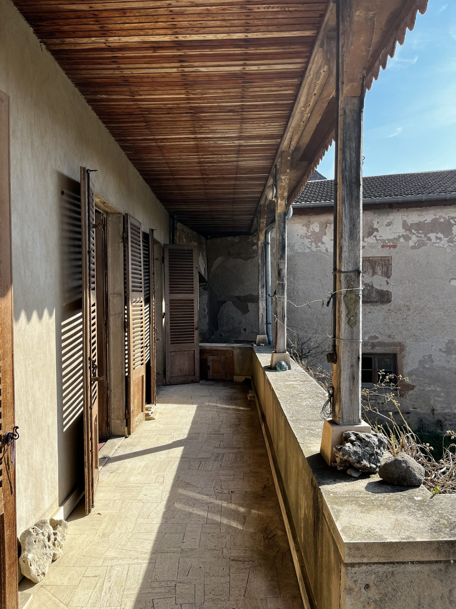 Maison 10 pièces 229 m² · à Igé · 229 m² · 237 000 €