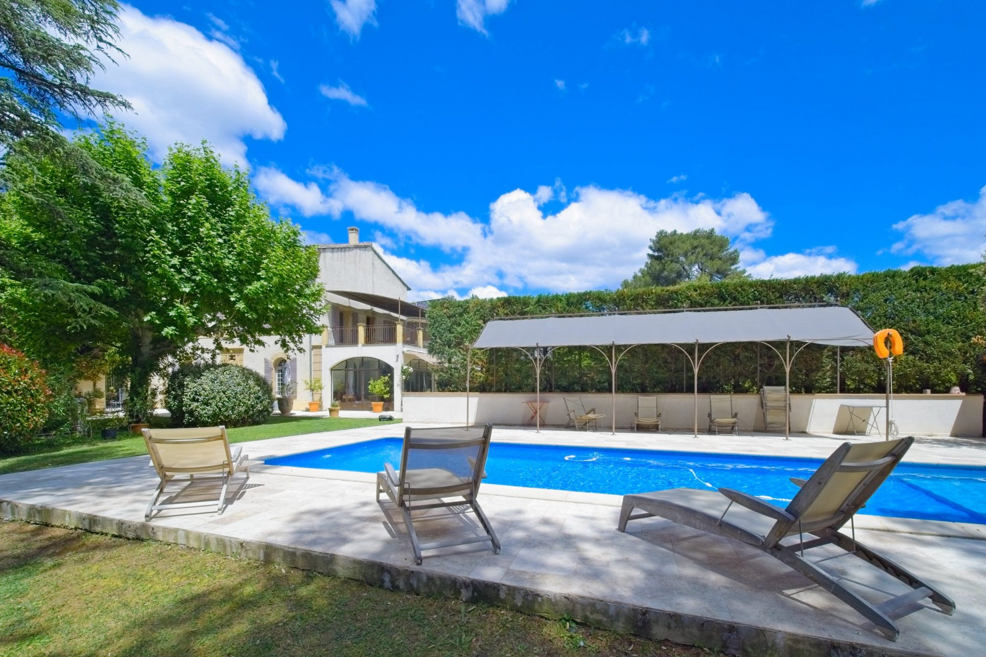 Maison à vendre à Aix-en-Provence, 300 m²