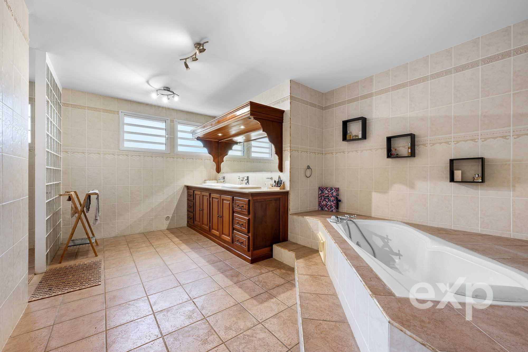 Maison 7 pièces 248 m² · à Saint-Paul · 248 m² · 845 000 €