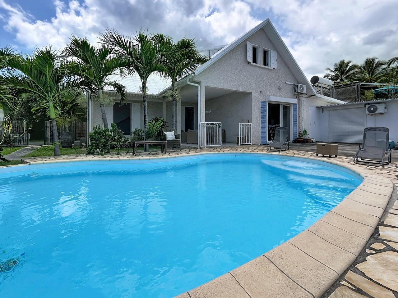 Maison 7 pièces 200 m² · à Saint-Leu · 200 m² · 884 000 €