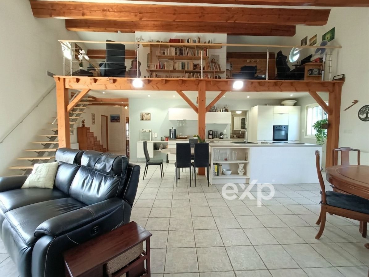 Luxury villa with heated swimming pool and independent studio 4