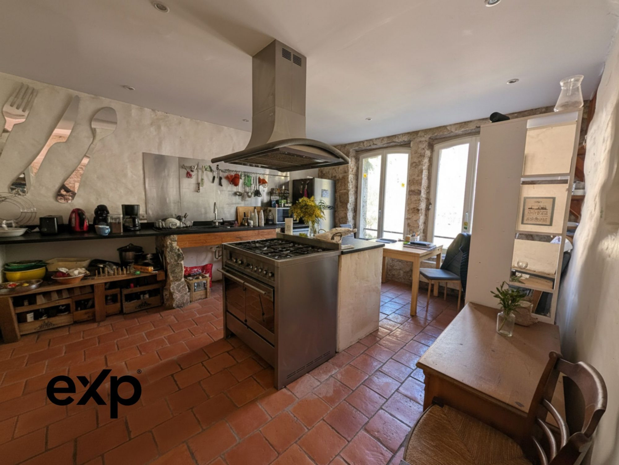 Maison d’hôtes exploitable immédiatement – 290 m² – Activité existante – Secteur Larzac / A75