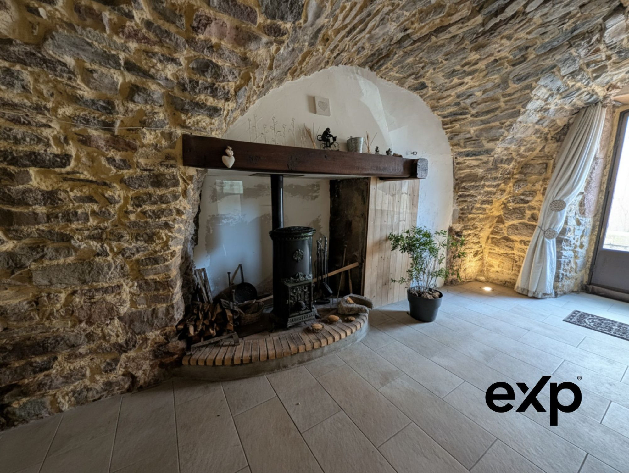 Guest House Operating Immediately – 290 m² – Existing Business – Larzac Area / A75 3