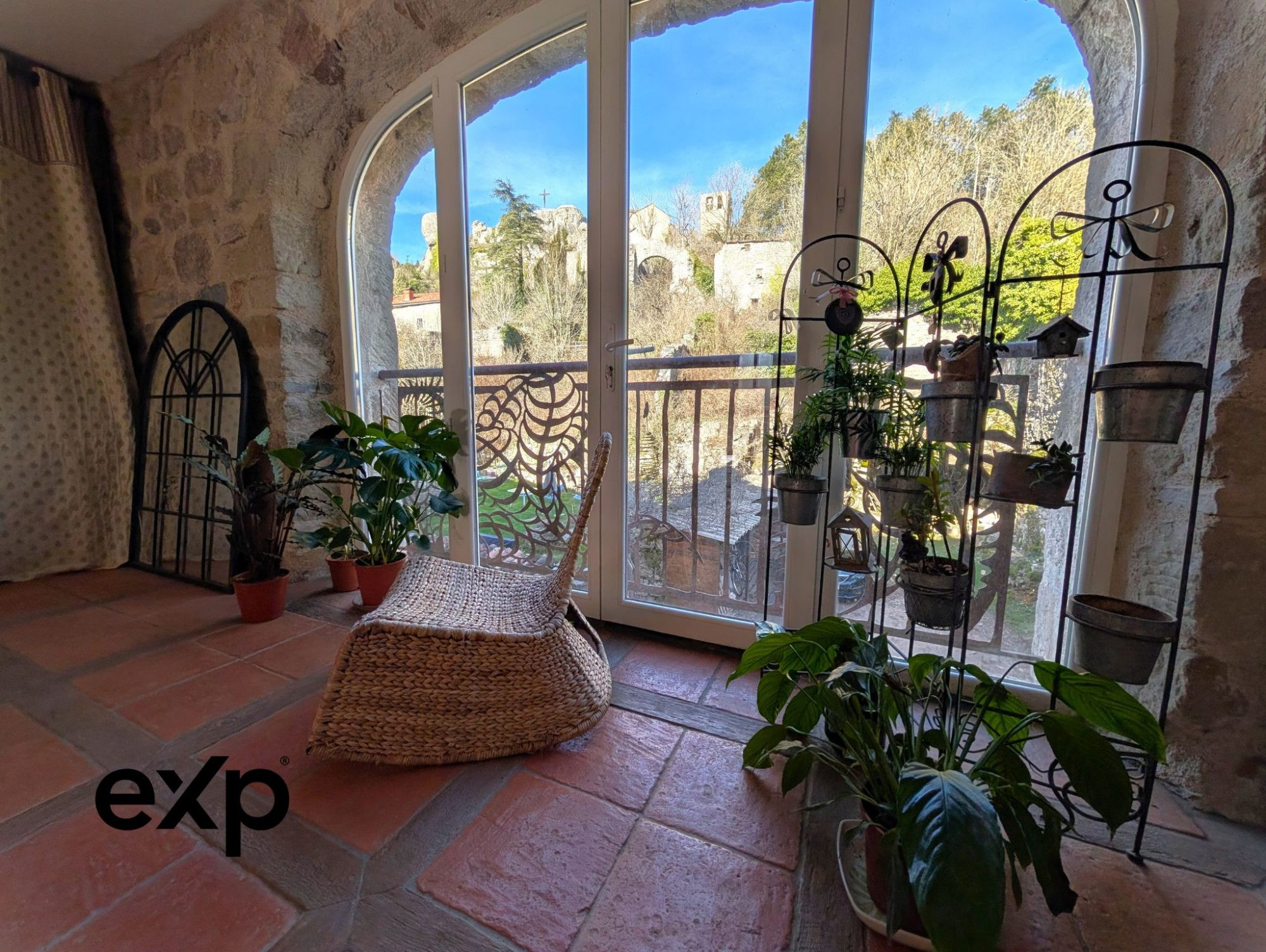Maison d’hôtes exploitable immédiatement – 290 m² – Activité existante – Secteur Larzac / A75