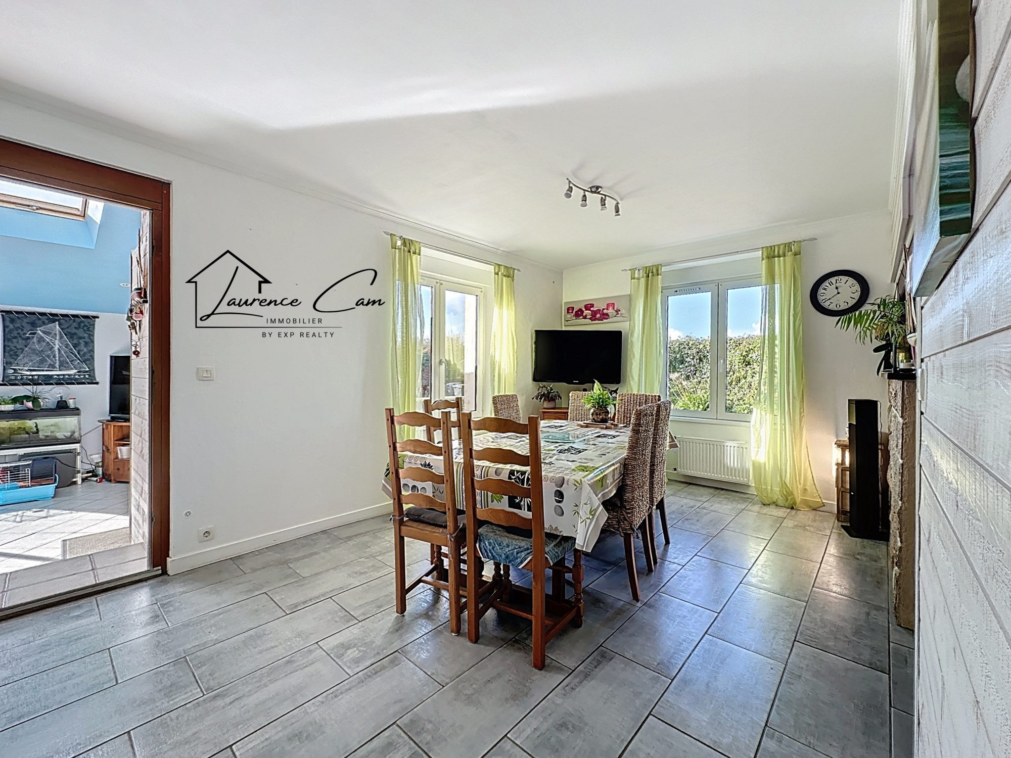 Landéda – Maison familiale avec jardin clos, bourg et port à pied