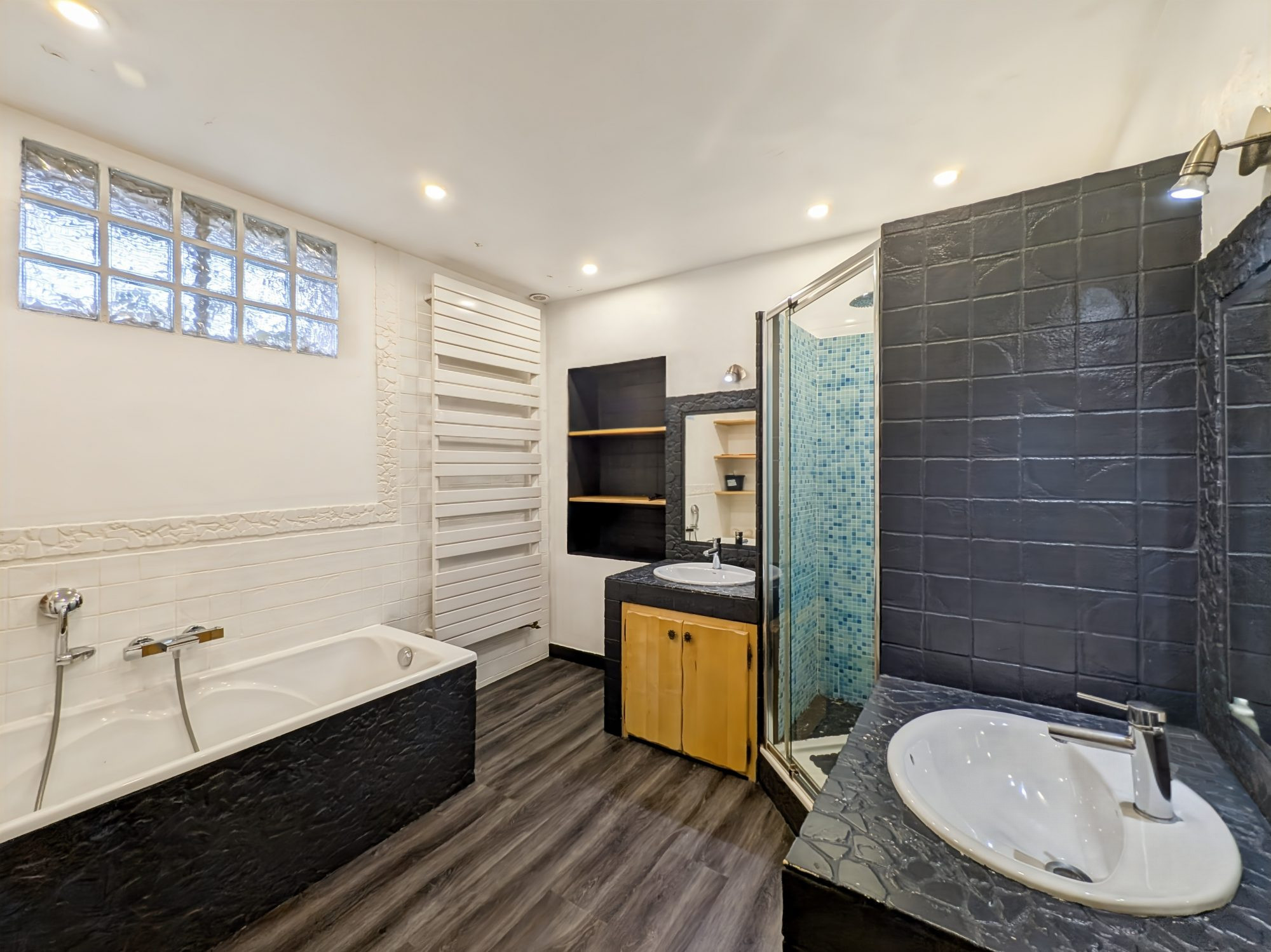 Maison 7 pièces 200 m² · à Massieux · 200 m² · 849 000 €