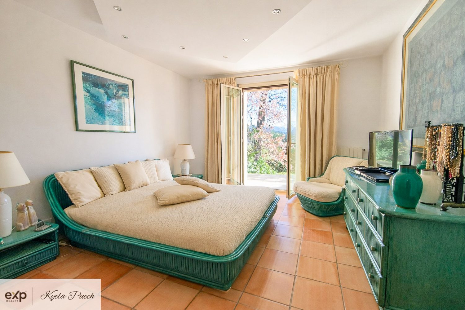 Maison 7 pièces 239 m² · à Rognes · 239 m² · 1 090 000 €