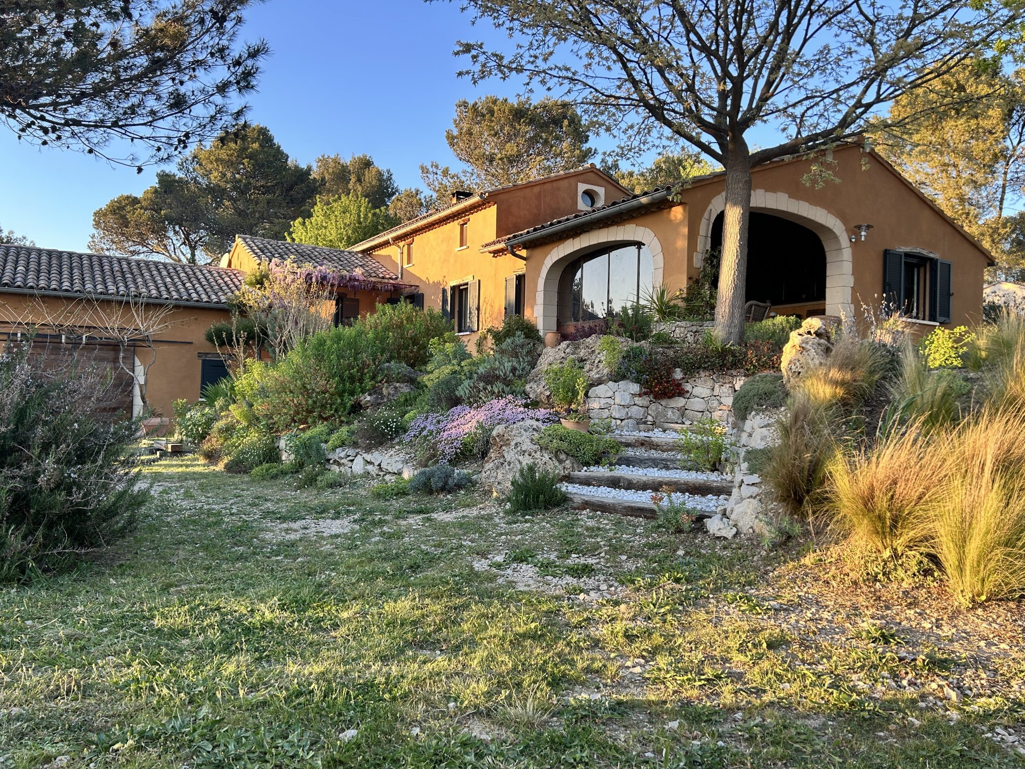 Proche Golf Pont Royal ,au coeur du Luberon, Maison avec vue féérique
