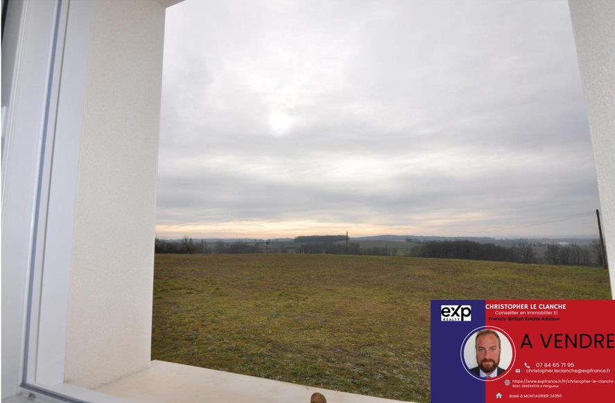 Superbe pavillon de plain pied de 2017, trois chambres, 1795 m² de terrain, au calme et superbes vues