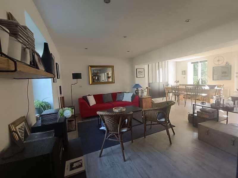 CHARACTERFUL HOUSE WITH EXTENSION POTENTIAL 4