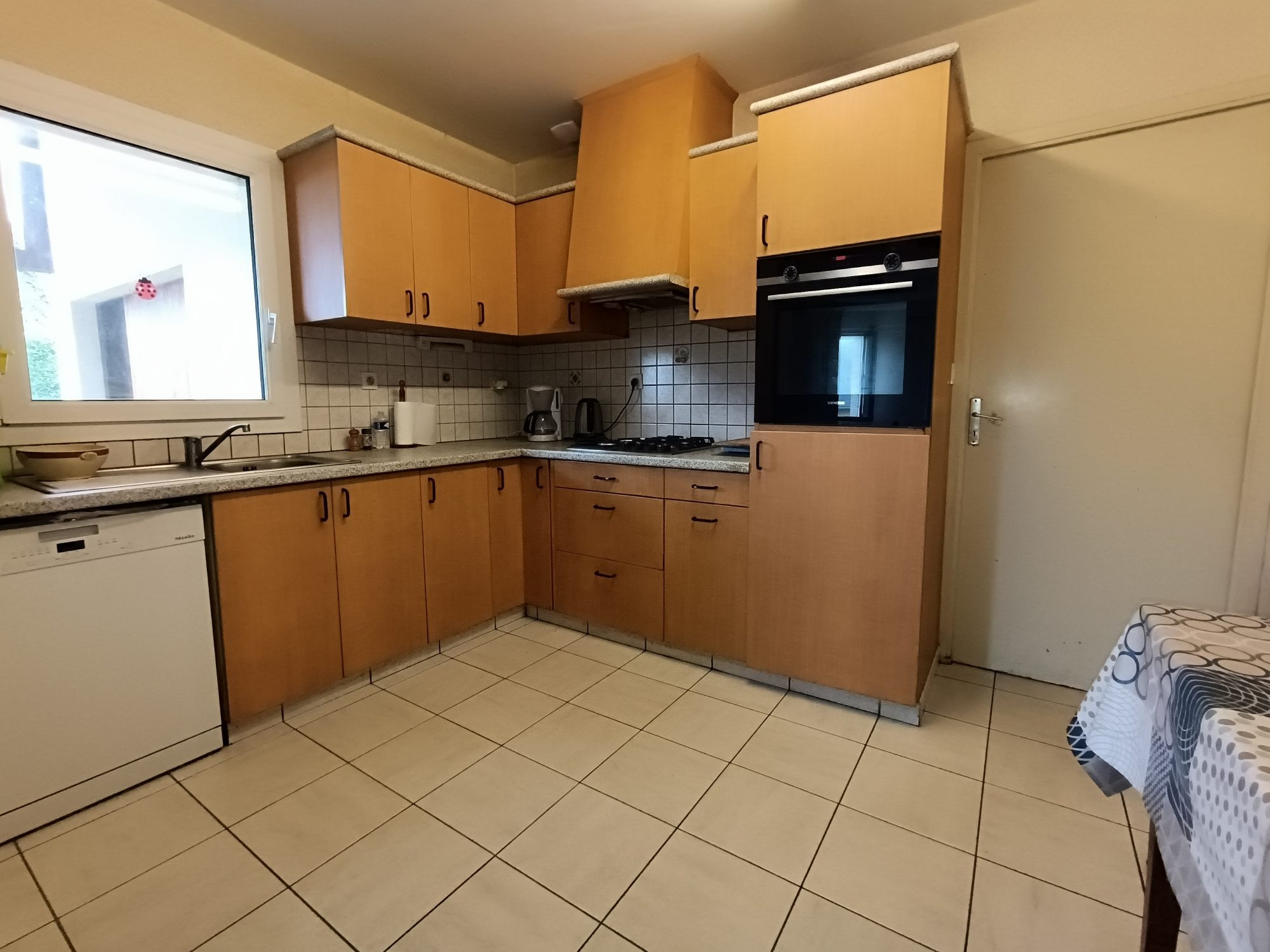 DOURDAIN (35450) – MAISON FAMILIALE 110 M² AVEC GRAND TERRAIN & POTENTIEL – À 35 MIN DE RENNES !
