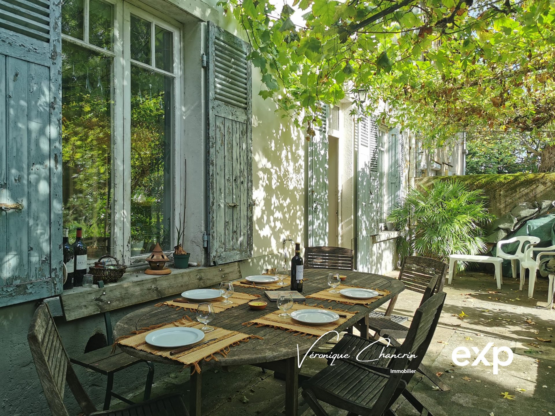 OULLINS CENTRE – 5 CHAMBRES - BUREAUX - GRAND JARDIN