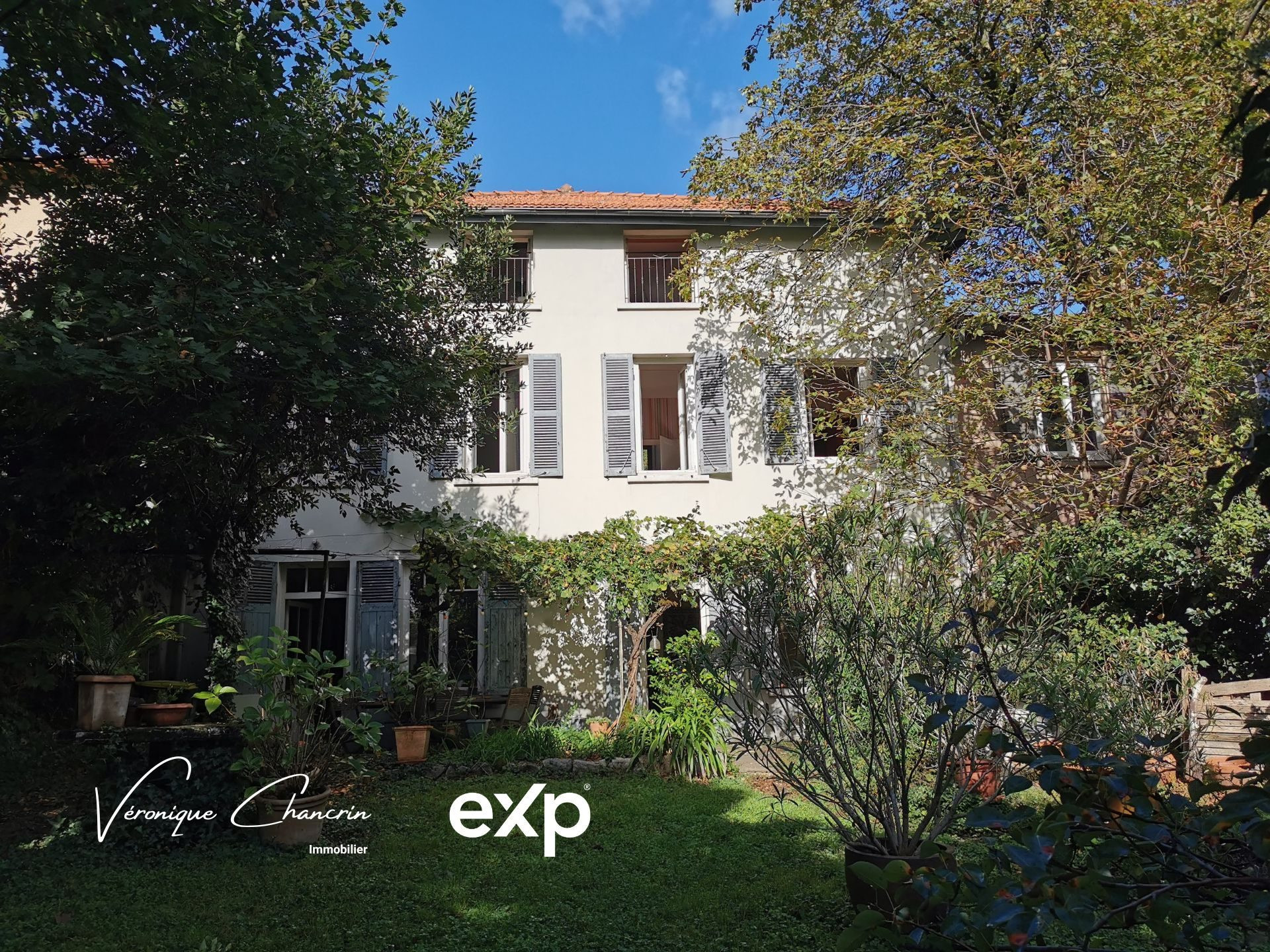 OULLINS CENTRE – MAISON BOURGEOISE AVEC JARDIN, NOUVEAU PRIX