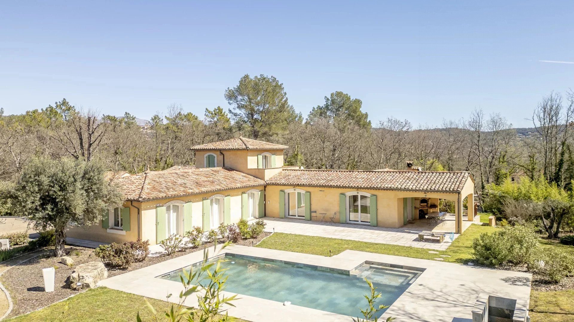 Villa de luxe avec court de tennis à proximité du Golf de Terre Blanche