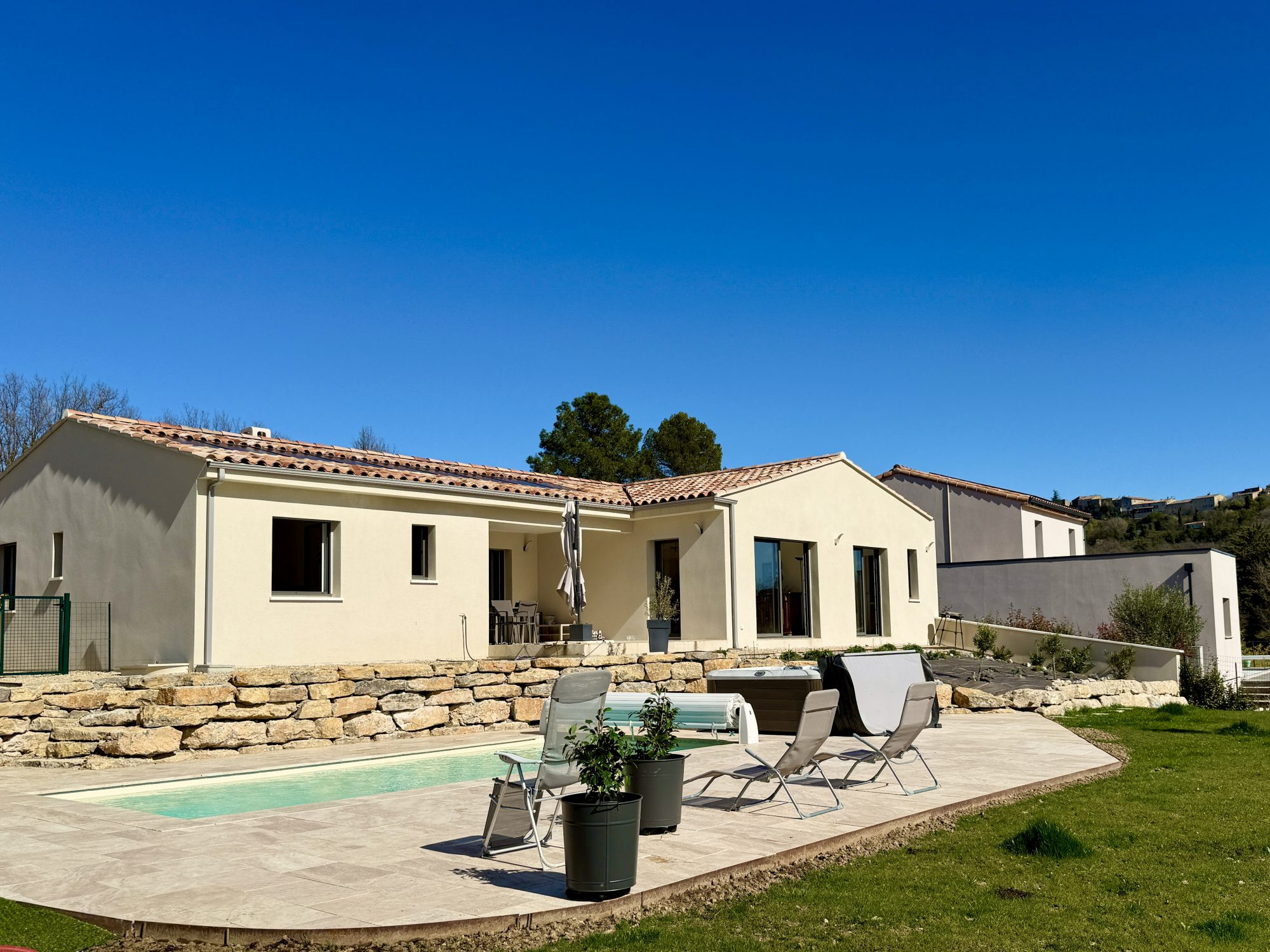 Maison à vendre à Pierrevert, 122 m²