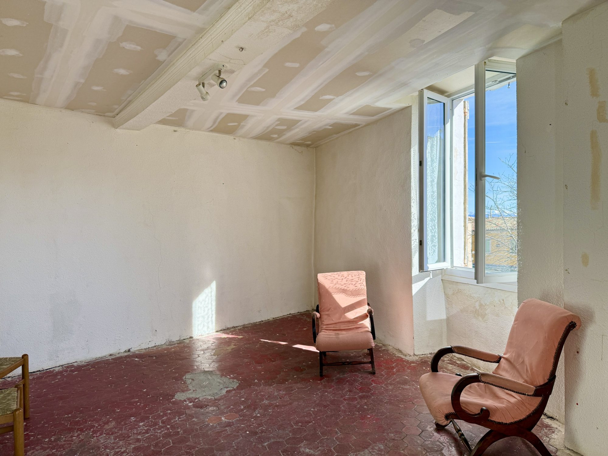 Maison 4 pièces 91 m² · à Saint-Michel-l'Observatoire · 91 m² · 159 000 €