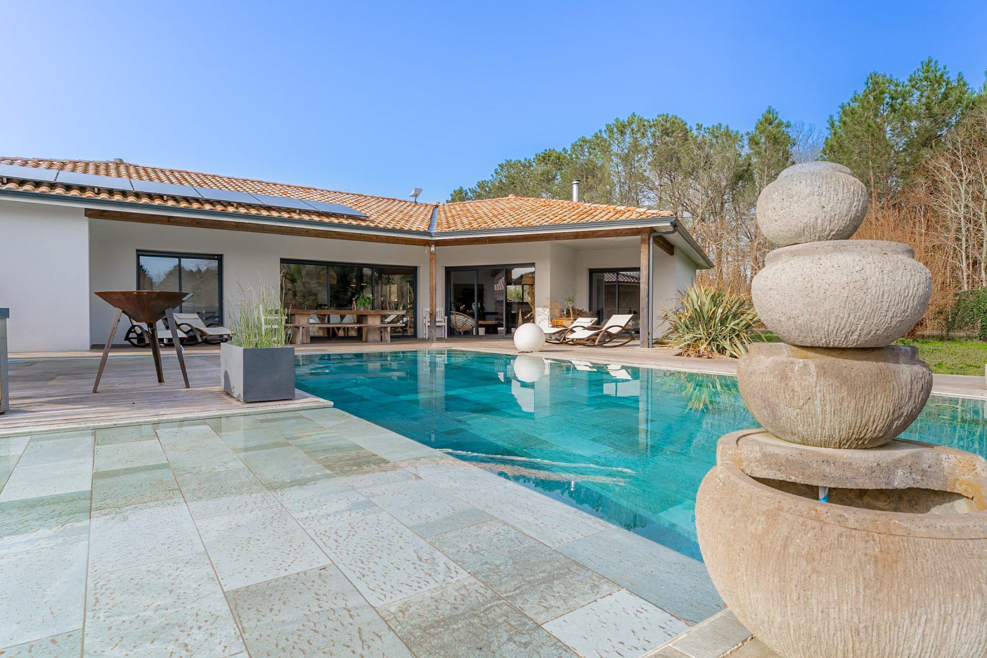 Maison à vendre à Salles, 198 m²